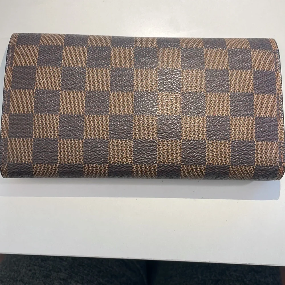 Louis Vuitton Damier Ebene International Wallet - Picture 5 of 6